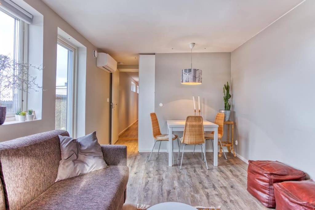 Beautiful Home Away From Home Near Stockholm City ซาลท์โคบาเดน ภายนอก รูปภาพ
